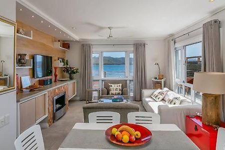 On The Water - Thesen Apartment Книсна Екстериор снимка