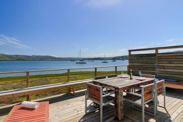On The Water - Thesen Apartment Книсна Екстериор снимка
