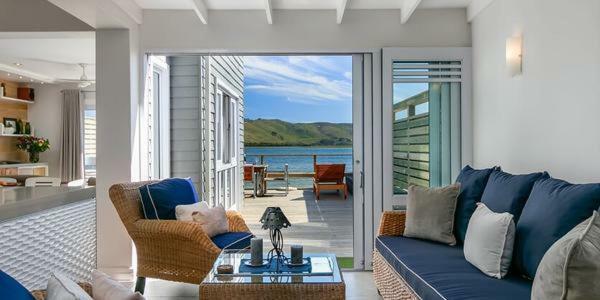 On The Water - Thesen Apartment Книсна Екстериор снимка