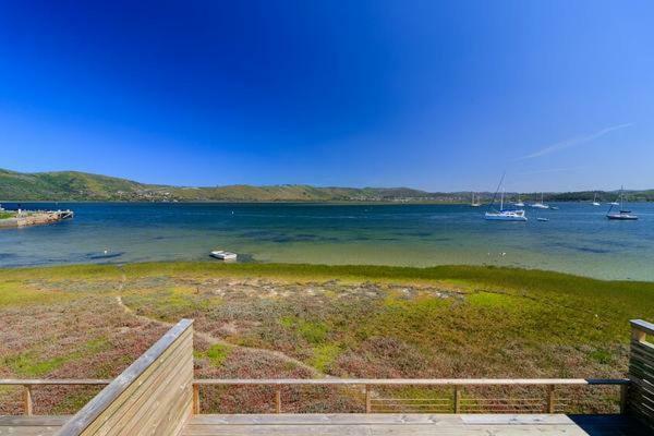 On The Water - Thesen Apartment Книсна Екстериор снимка