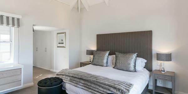On The Water - Thesen Apartment Книсна Екстериор снимка